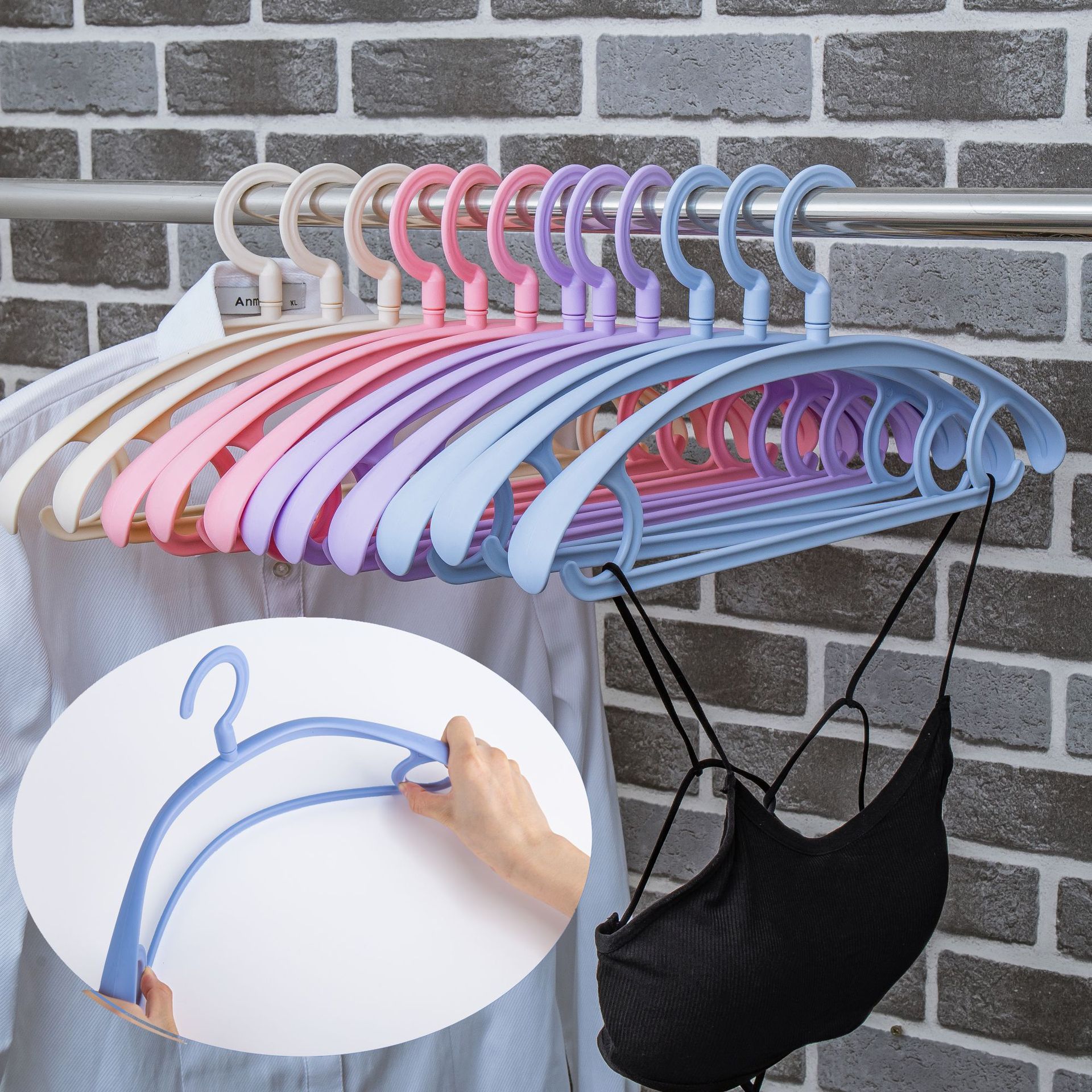 厂家批发塑料衣架 宽肩加厚室内衣架 家用衣柜晾衣架撑衣架日用