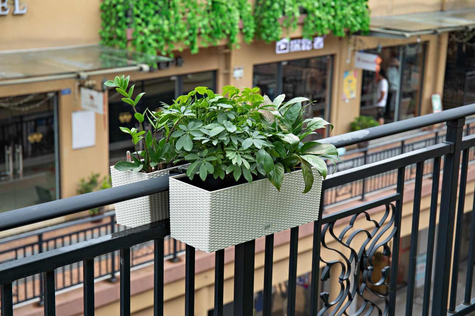 栏杆挂式阳台花盆挂架挂起来花箱挂钩护栏悬挂外挂长方形花槽壁挂-阿