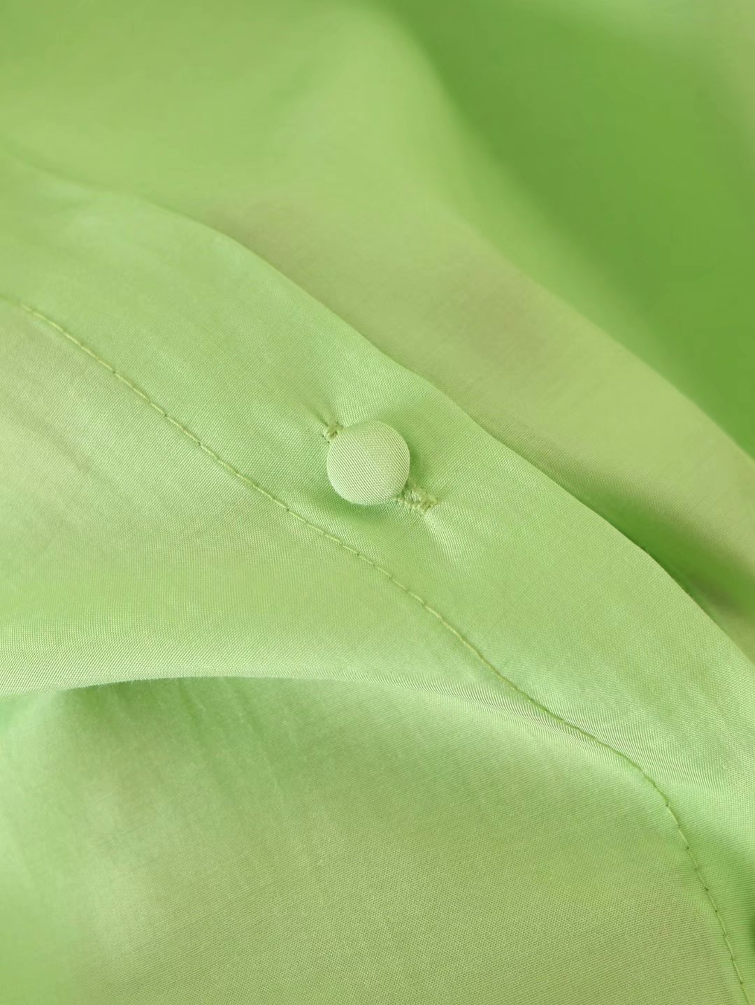 欧美风时尚女装批发纯色亮色缎面加长翻领长袖衬衫