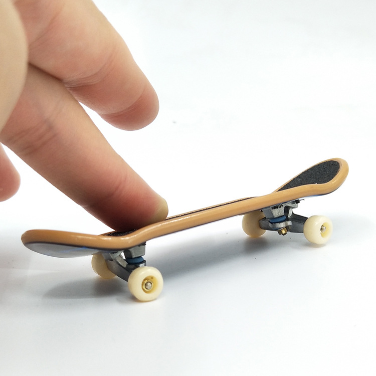 塑料手指滑板套装指尖四轮迷你滑板男孩礼物收纳盒益智玩具包邮