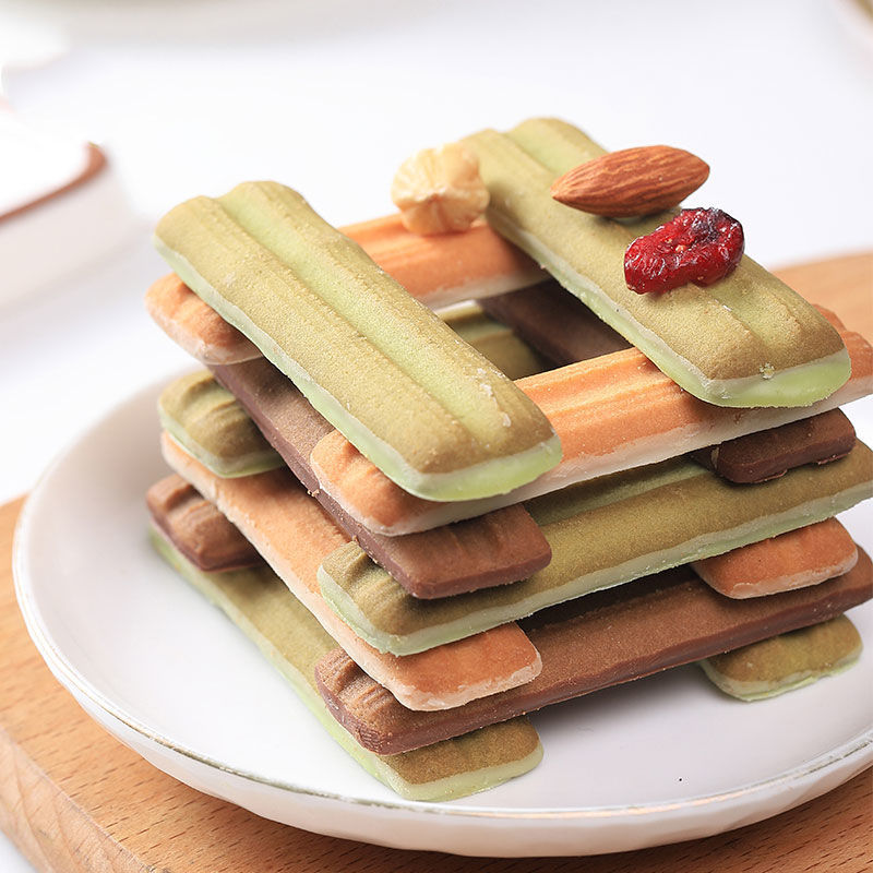 真巧甜范女孩沾酱曲奇饼干抹茶味草莓味休闲零食 批发