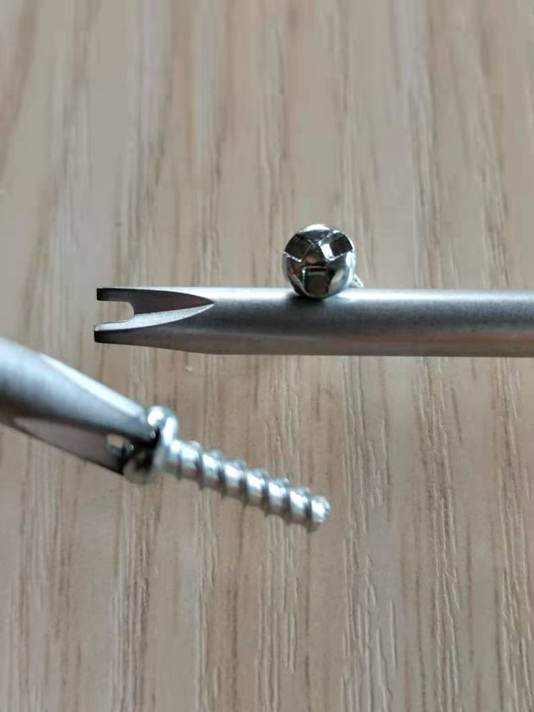 工厂直销特殊外三角型螺丝刀形三叉改锥公牛插座异型磁性起子