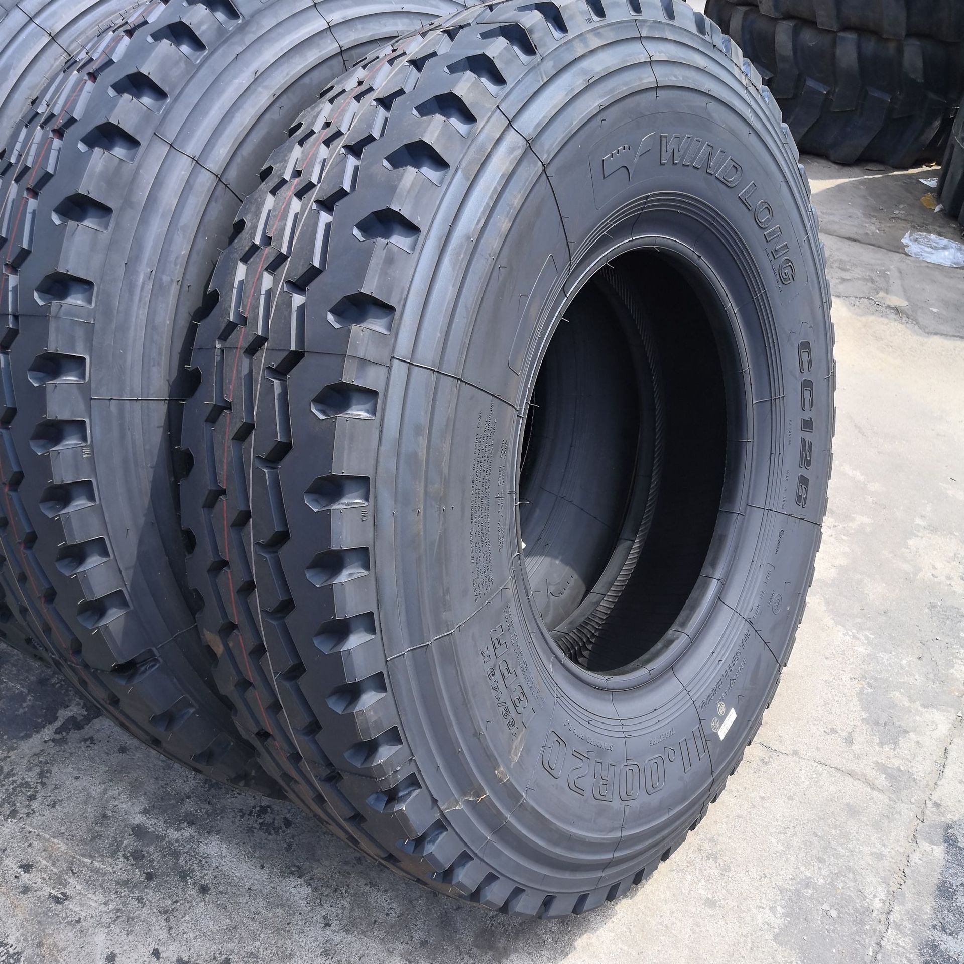 销售便宜供应经济型全钢子午线卡车轮胎11.00r20