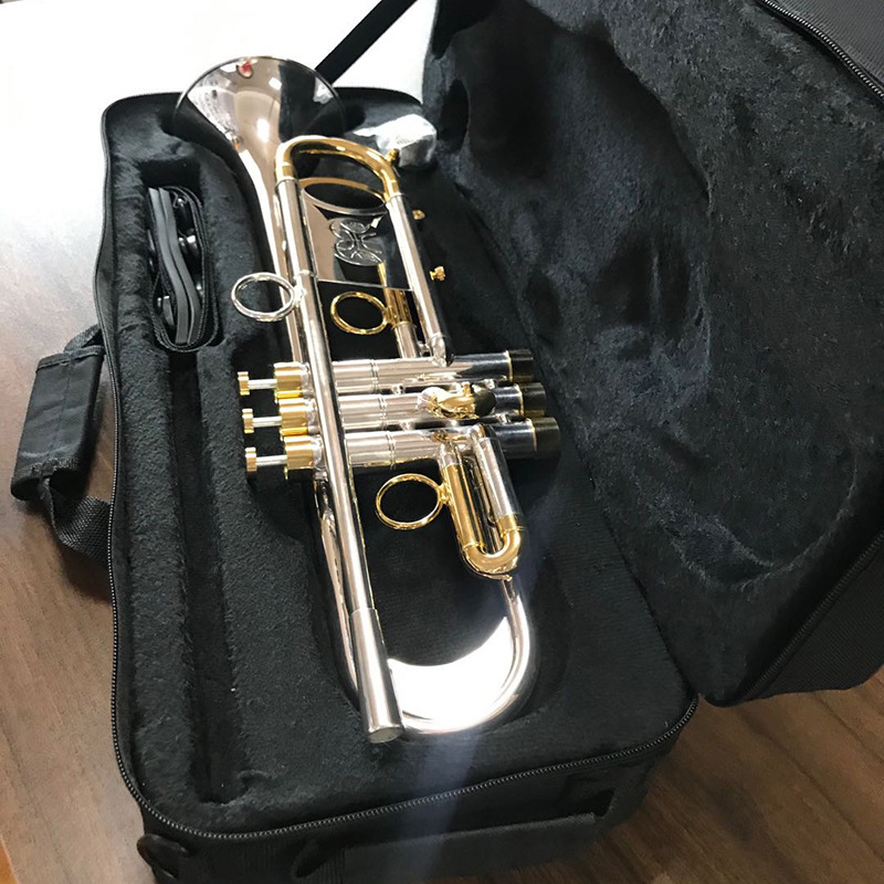 全套包装下单就送小号专用支架,精细的工艺,通透的音色,漂亮的外观,让