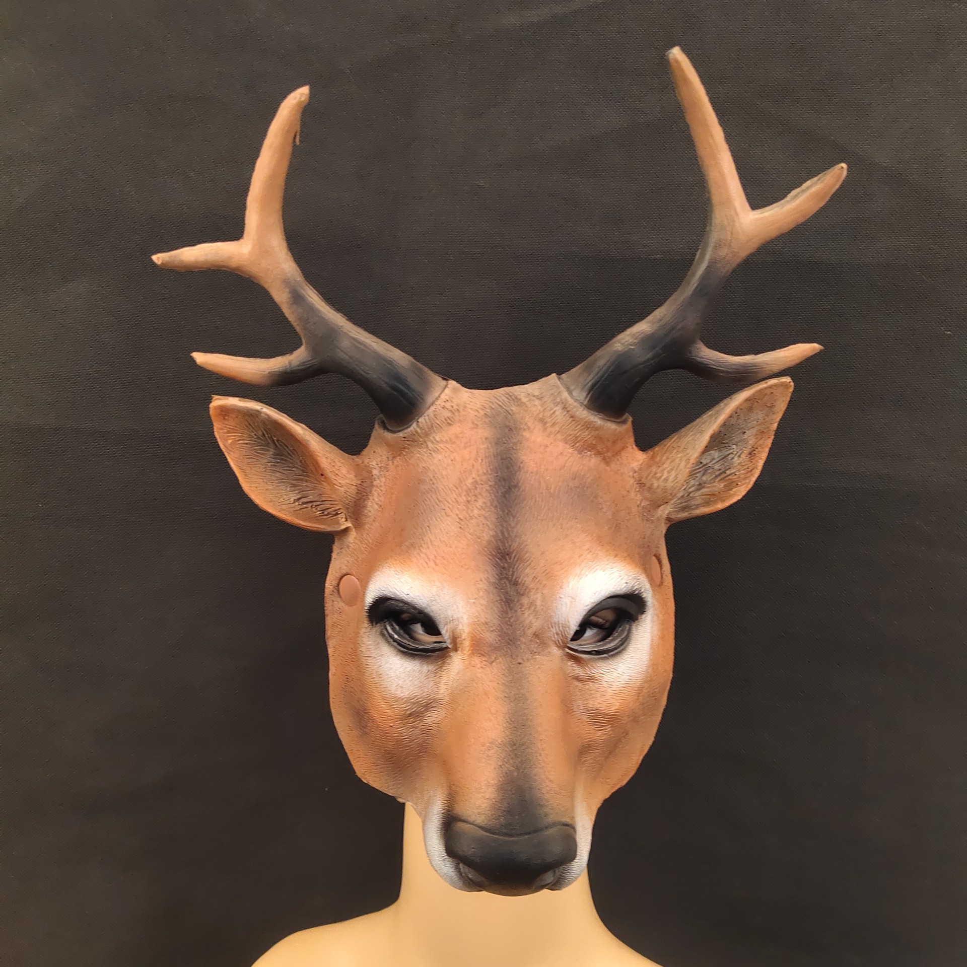 厂家批发万圣节礼物动物头套乳胶梅花鹿面具长颈鹿头面具扮演道具