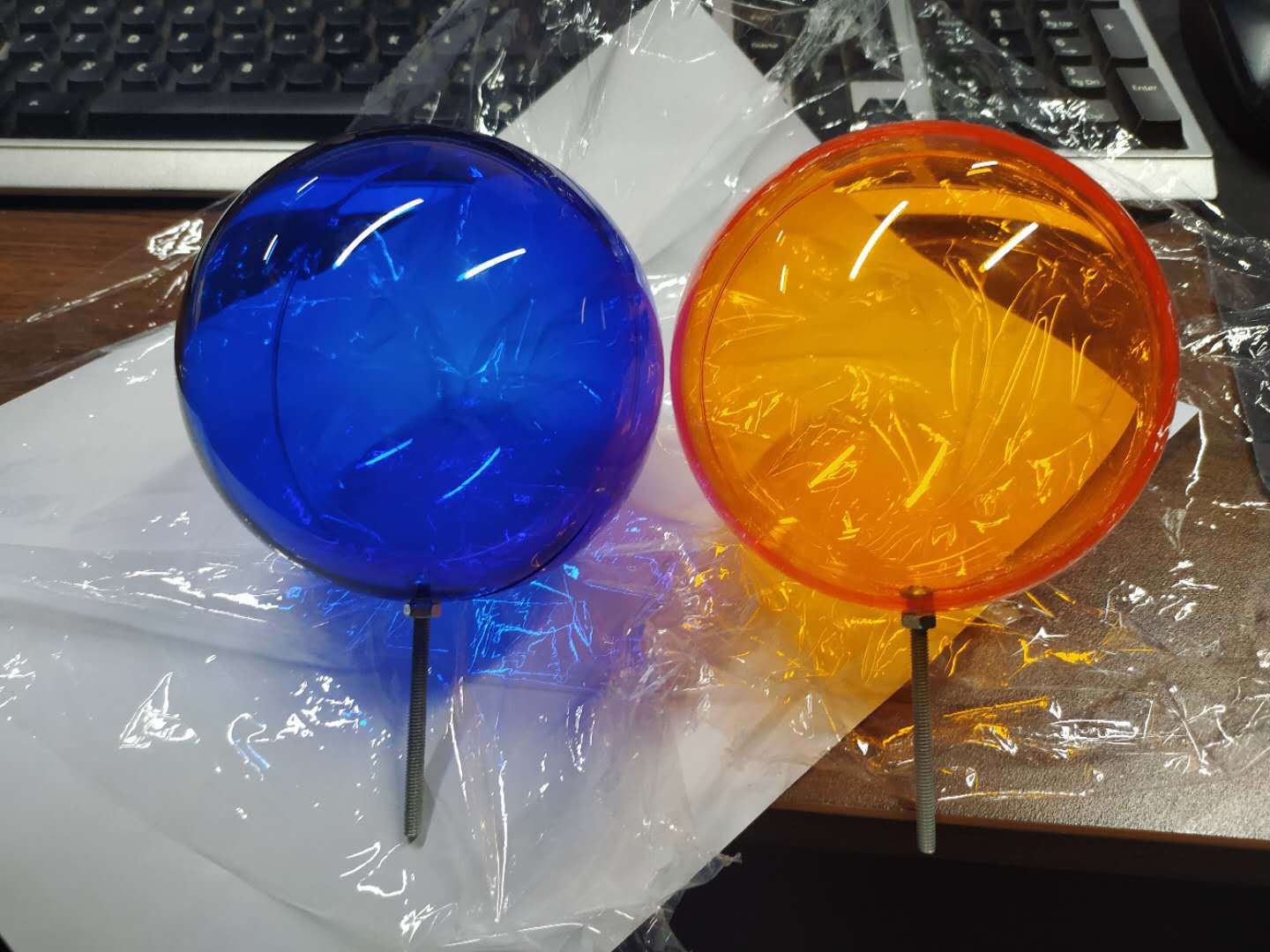 【厂家直销】吹泡泡女孩北欧人物摆件饰品轻奢雕塑配件亚克力球