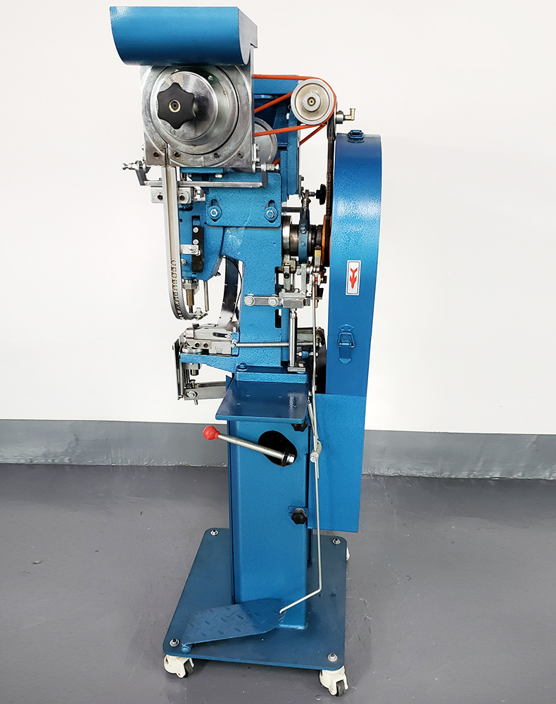 厂家直供全自动鸡眼机 使用方便应用广泛 各种产品鸡眼铆合