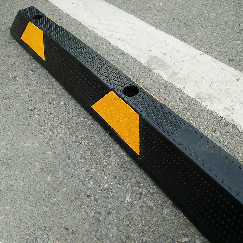 车轮定位器橡胶阻车器停车挡止退器停车位挡车器交通设施1.83米