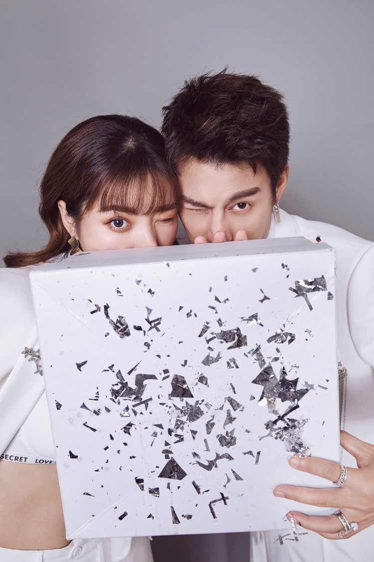 影楼主题情侣摄影旅拍服装西装写真拍摄艺术照杂志封面时尚风礼服