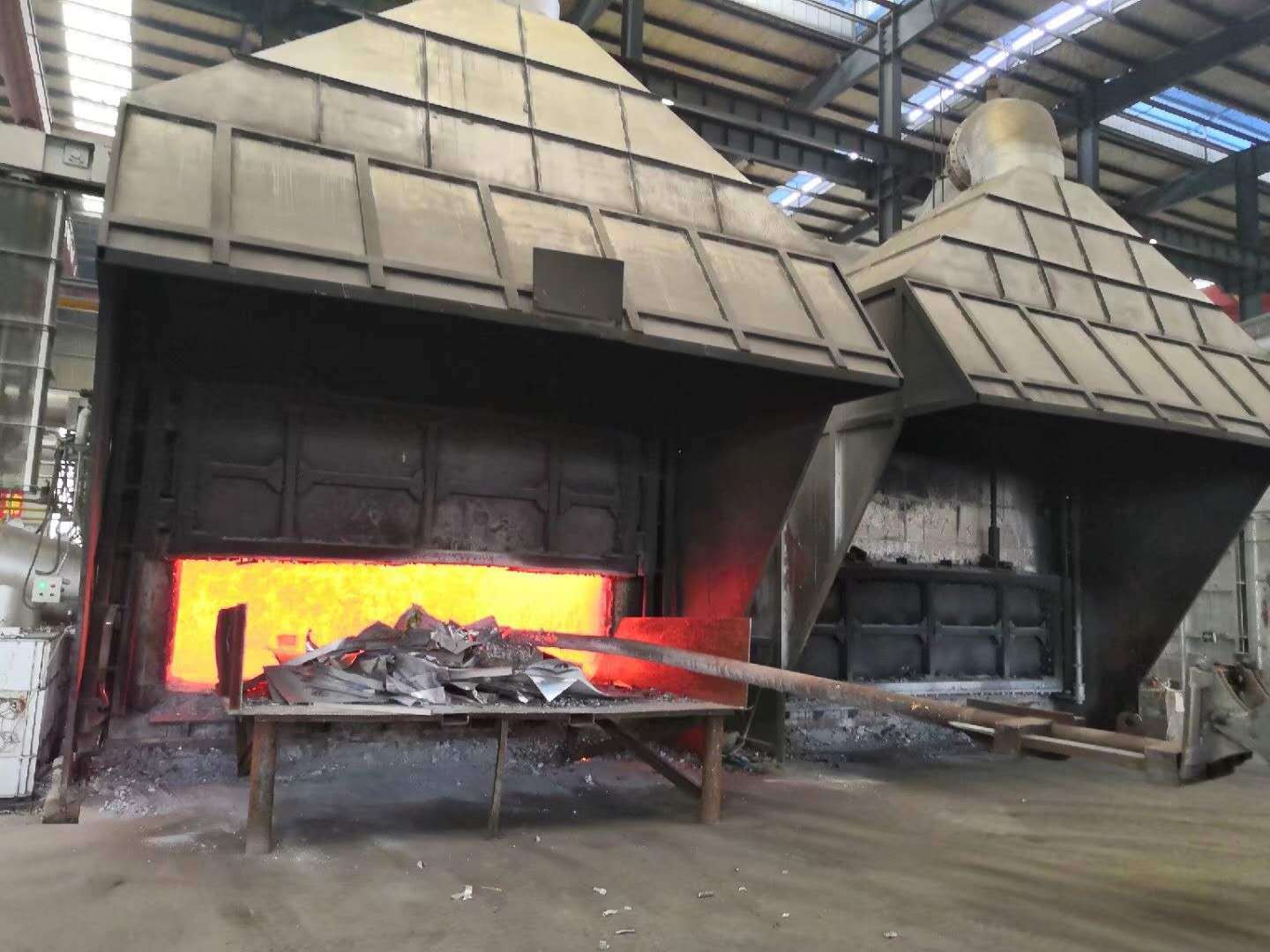 设备 可加工定制厂家直销 天然气熔铝炉,回转式化铝炉废铝合金熔炼炉