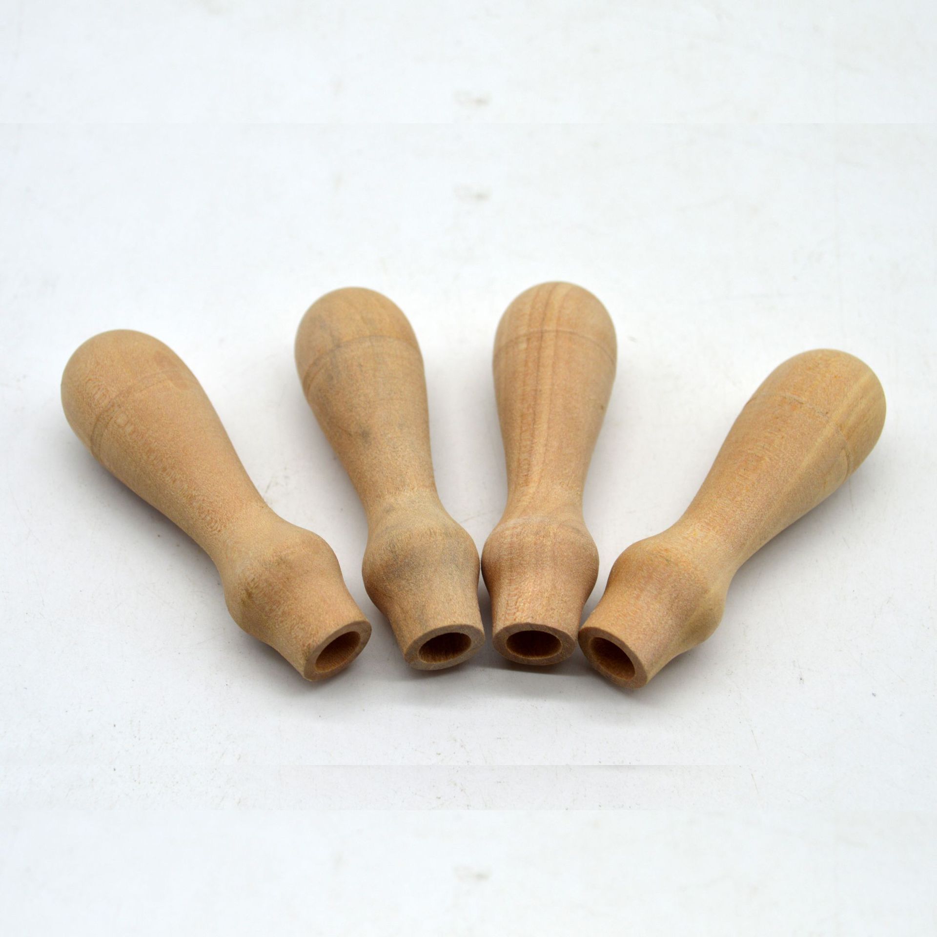 木手柄加工餐具实木把手榉木荷木跳绳烧烤木柄提桶通孔圆木柄厂家