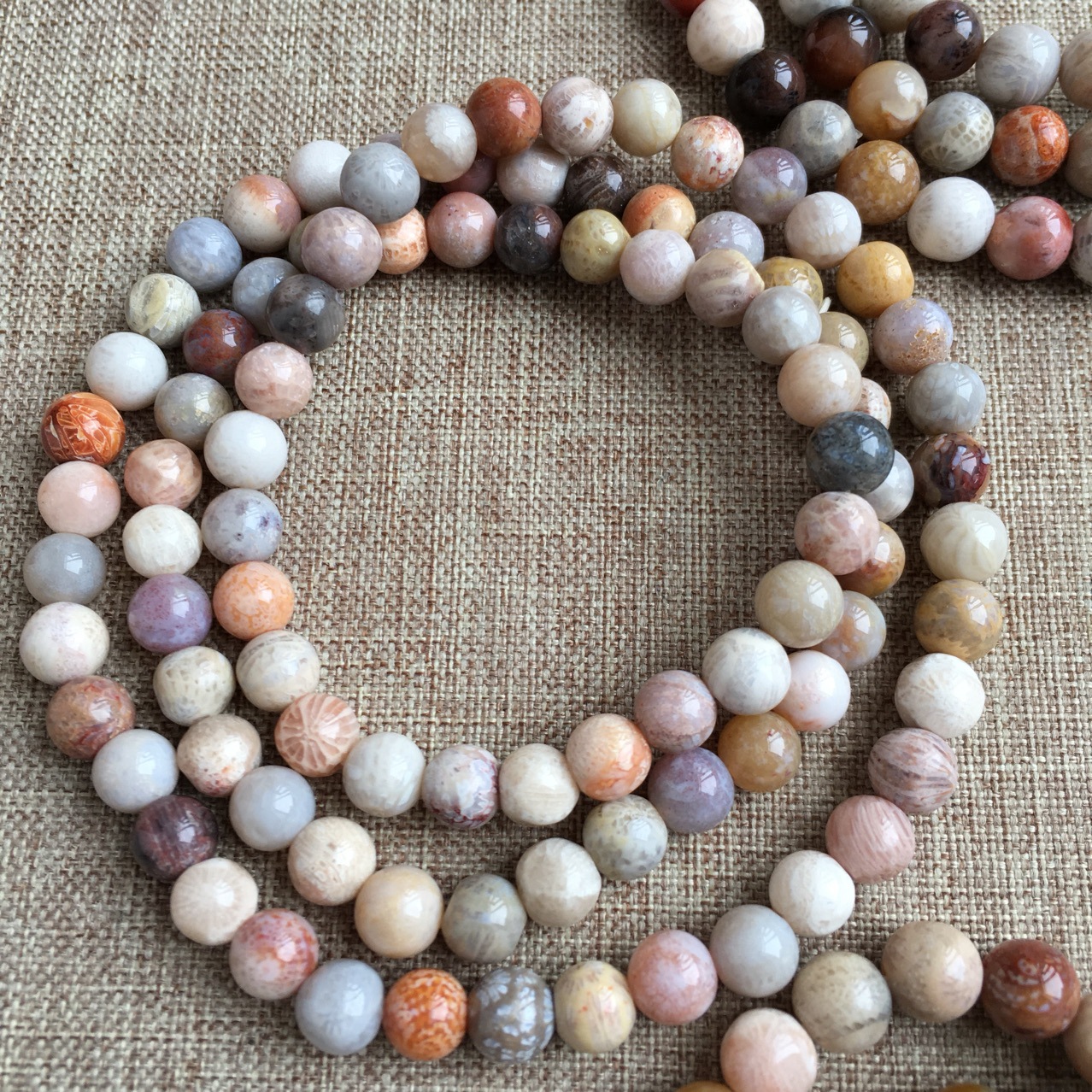 规格,6-7毫米三圈品名,珊瑚玉彩珠手链商品描述颜