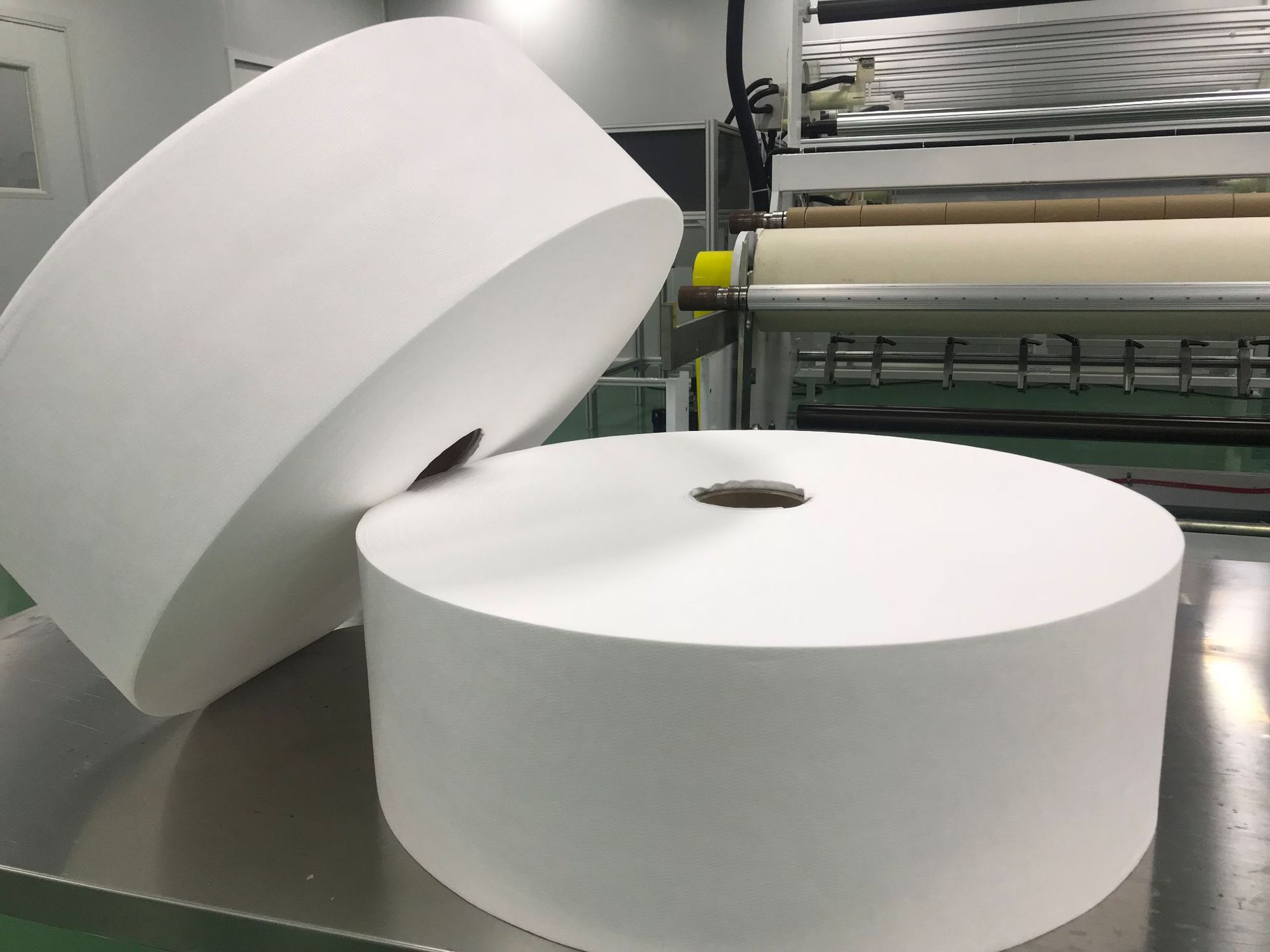 厂家直销95 熔喷布25克pfe熔喷布一次性口罩滤材熔喷布无纺布