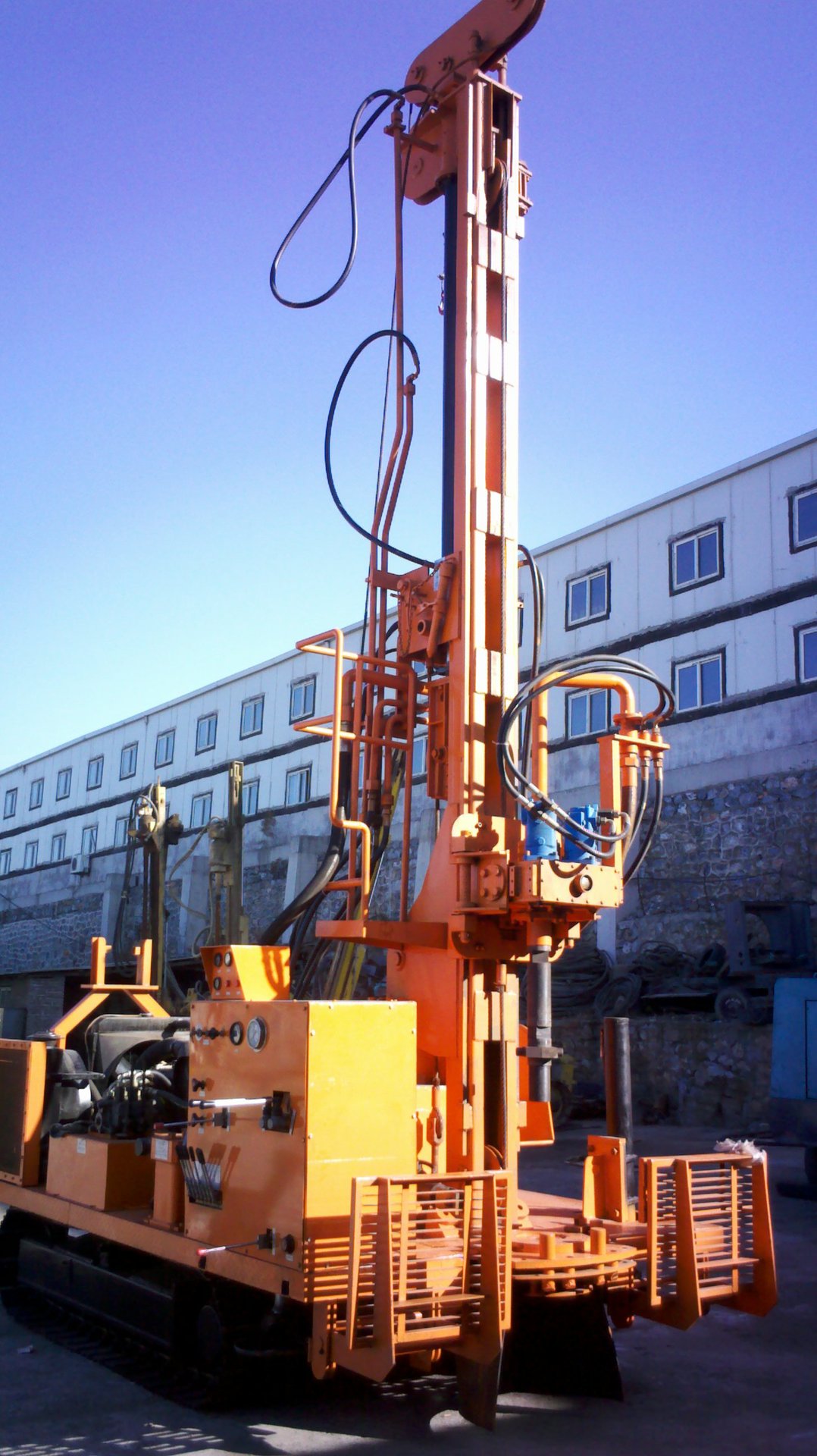 供应履带式开山钻车 一体式电动锚固钻机 凿岩机打孔机-报价-阿里巴巴