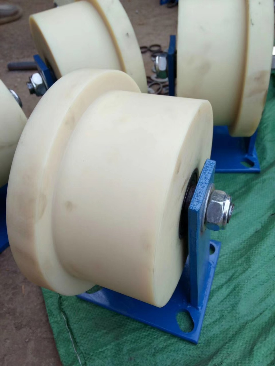 厂家制造,各种轨道单边尼龙轮,铁路轨道双边脚轮,超重万向脚轮