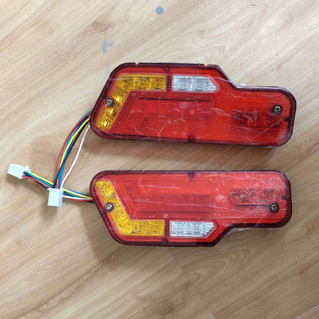 电动车三轮四轮车后尾灯 高亮led金彭 宗申三轮四轮电瓶车后尾灯