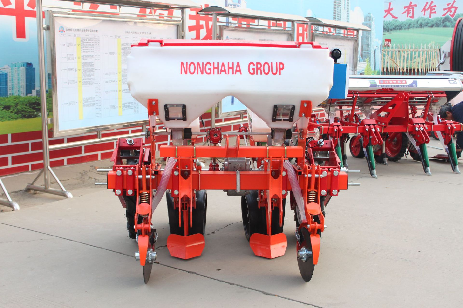 2020年新款播种机农哈哈厂家发货2bmf2免耕播种机质优价廉