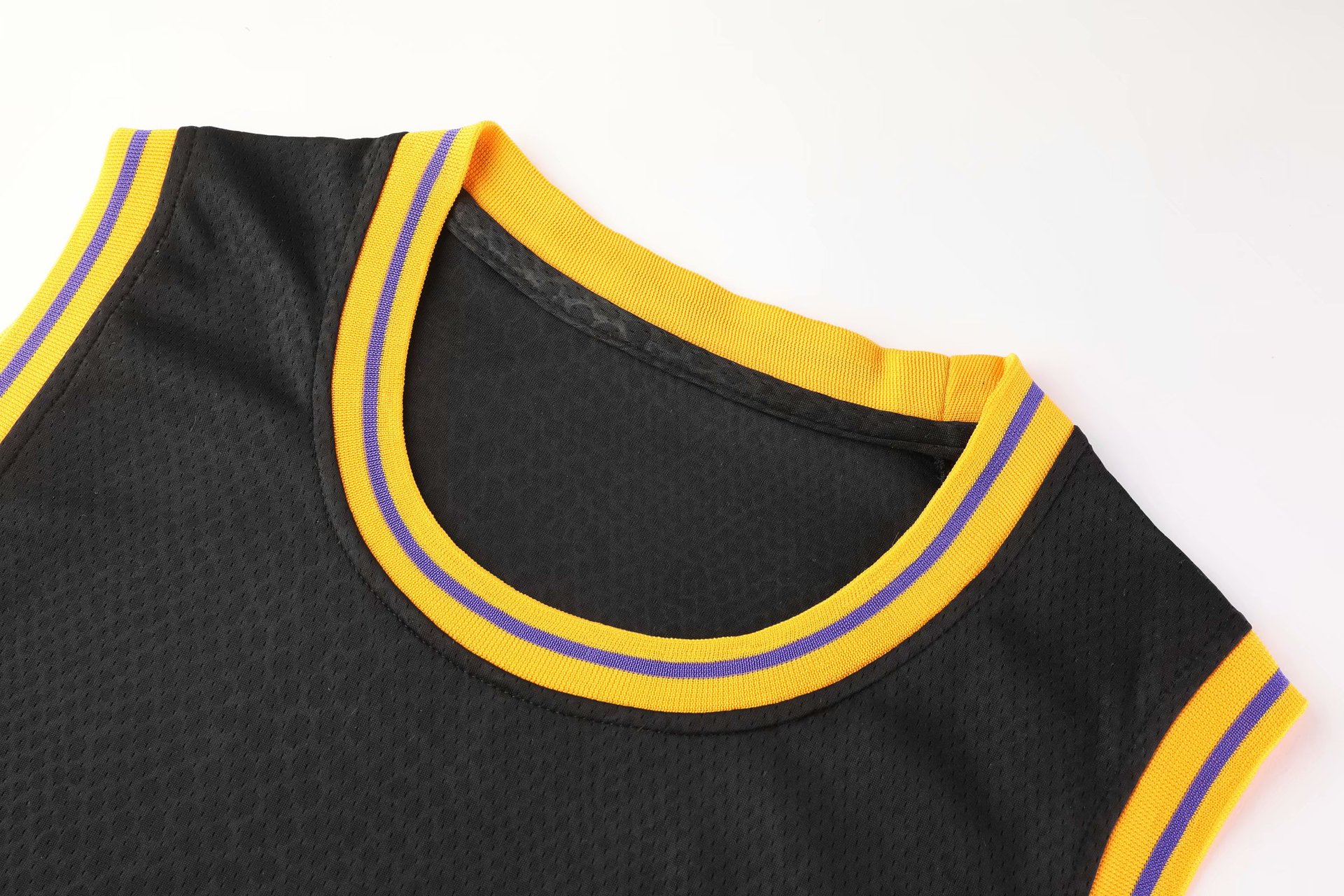 湖人圆领黑蛇皮纹湖人篮球服球衣队服套装球星号双插口袋一件代发