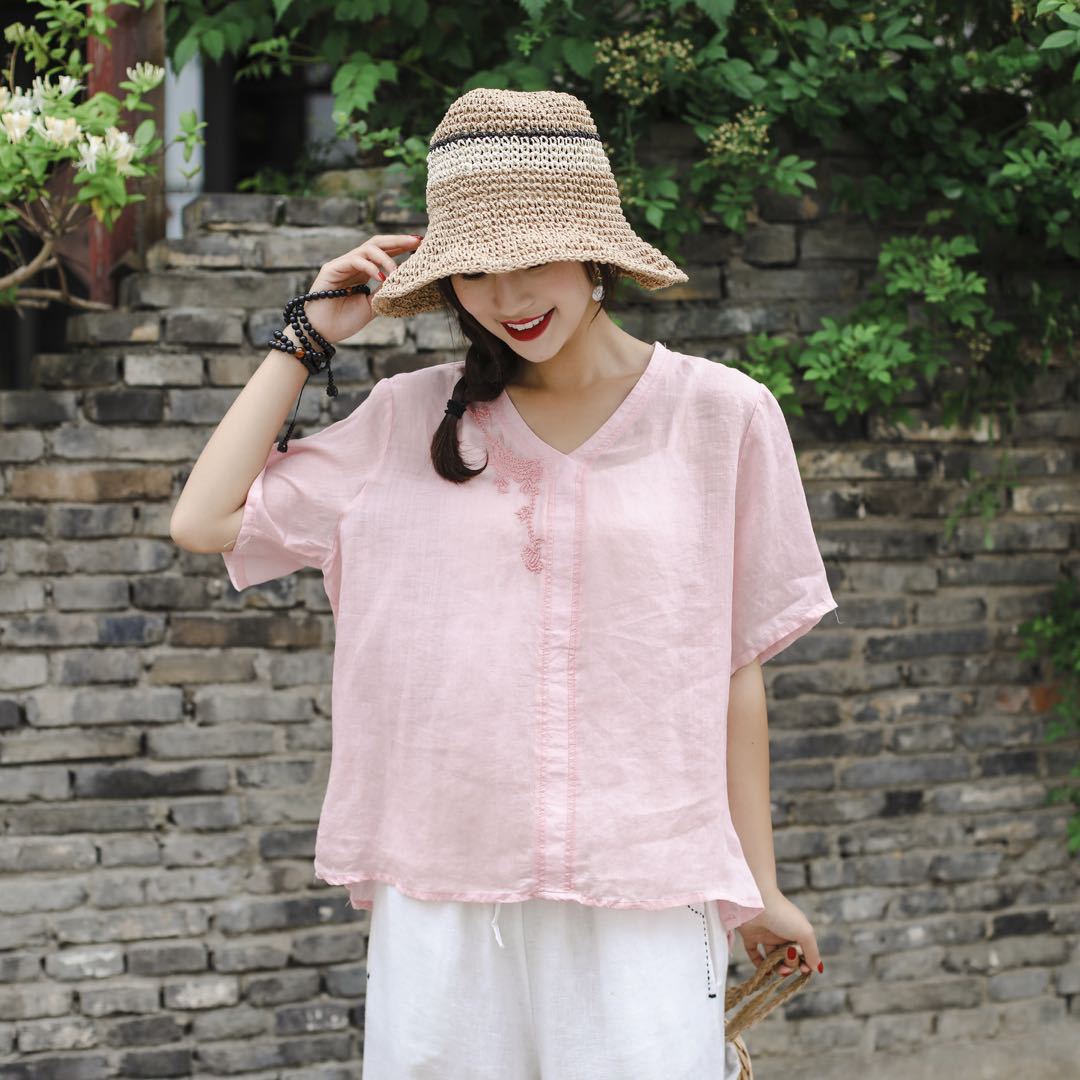 文艺休闲复古刺绣细苎麻上衣2020夏季v领短袖不规则净版绣花t恤女
