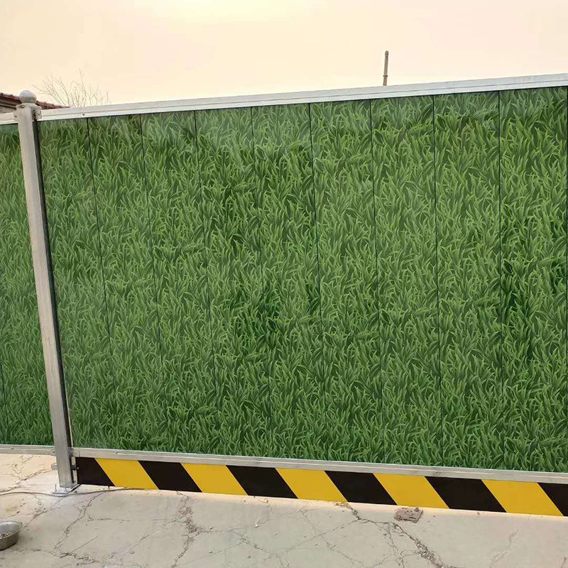 工地彩钢小草围挡 临时工程建筑隔离栏加厚pvc彩钢围挡 现货批发