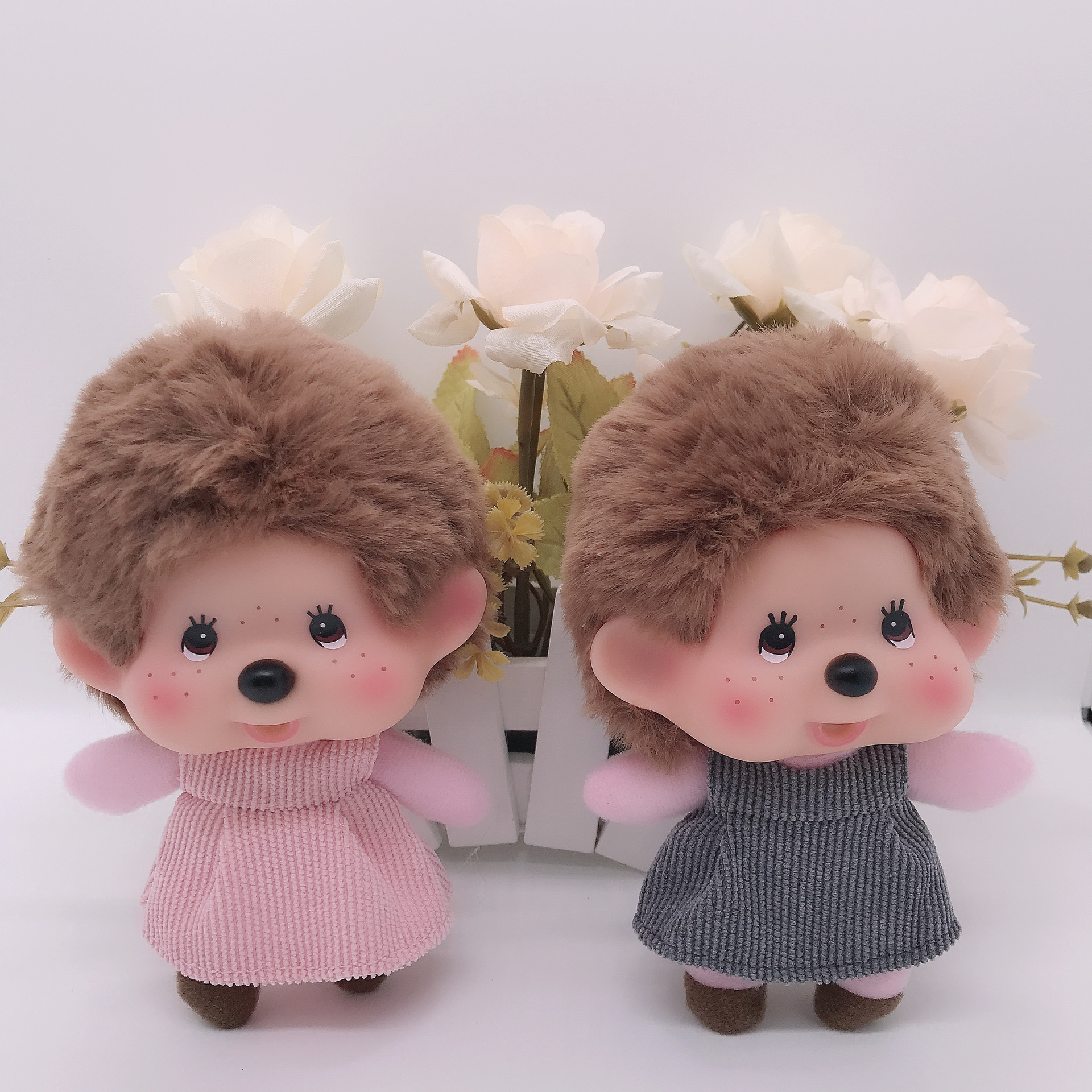 厂家供应大头穿衣蒙奇奇娃娃包包挂件玩具夹娃娃机公仔玩具