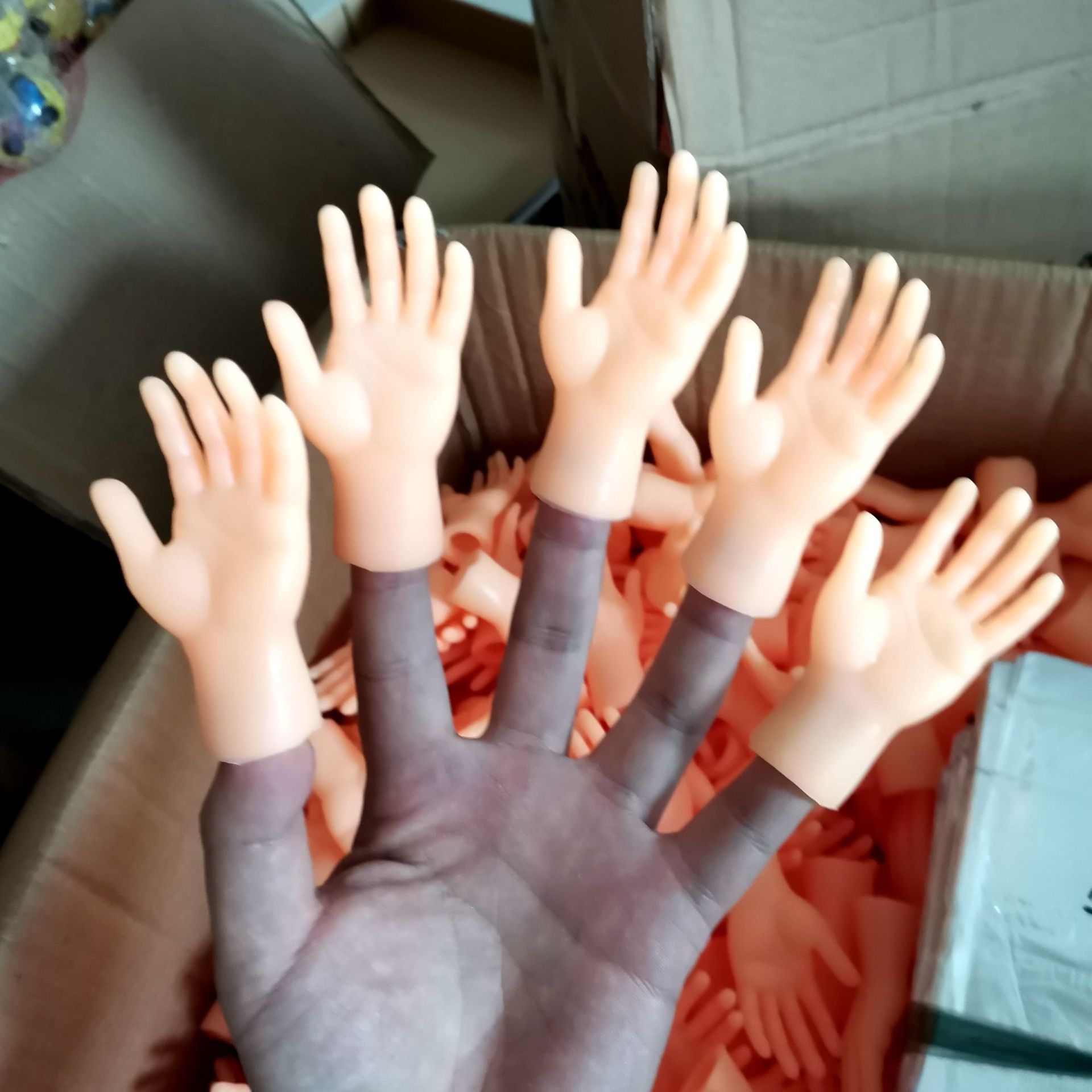 抖音同款新奇逗猫小手五指张开手掌指偶指套宠物玩具左右小手模型