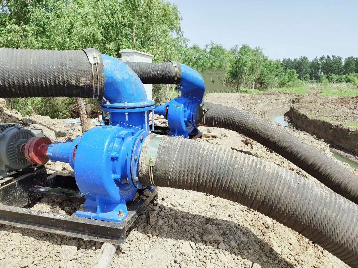 源头工厂水泵排污 农业灌溉抽排水 抗洪排涝钢丝骨架吸排黑胶管