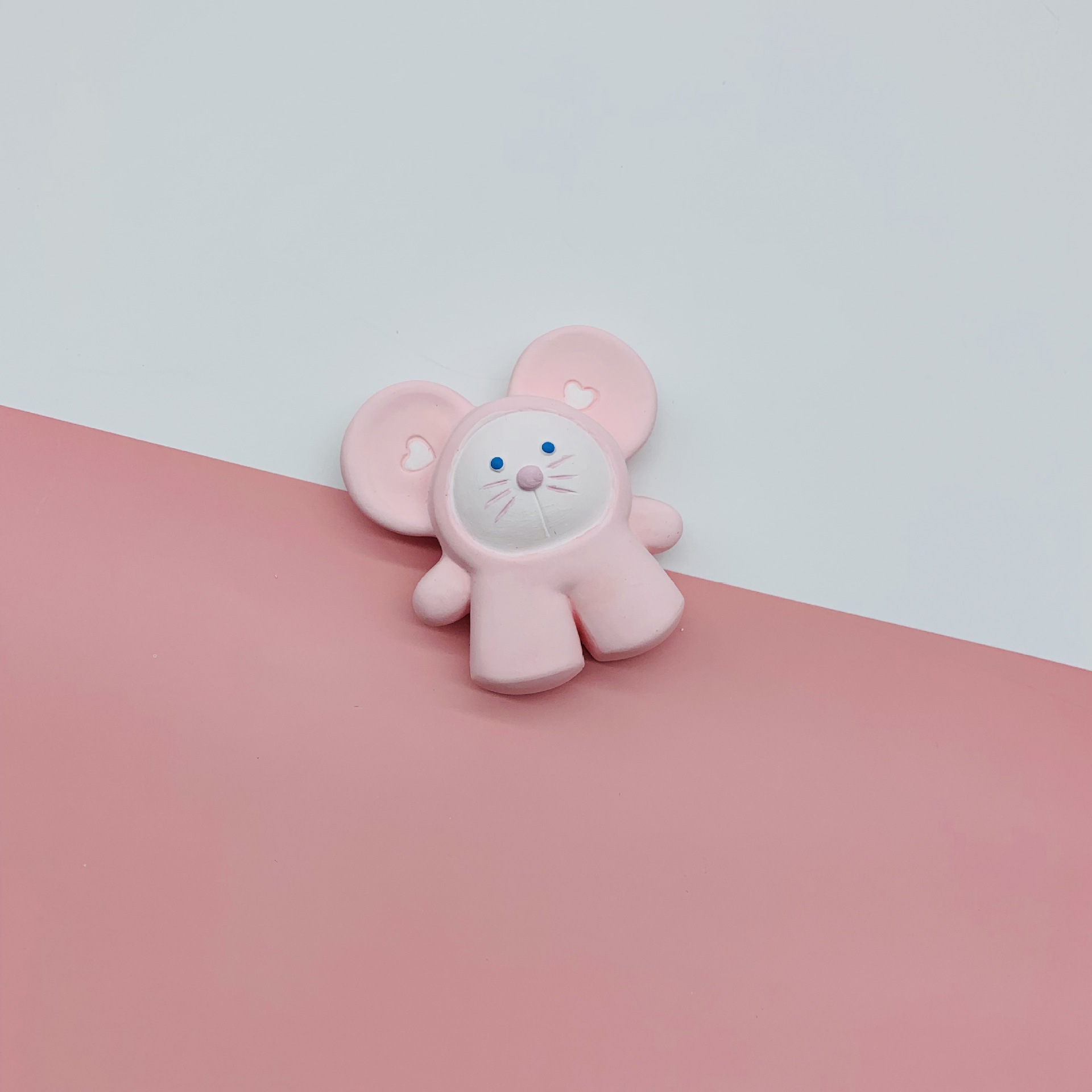 新品可爱粉色小老鼠汽车出风口香薰香水夹创意鼠年吉祥物车载摆件