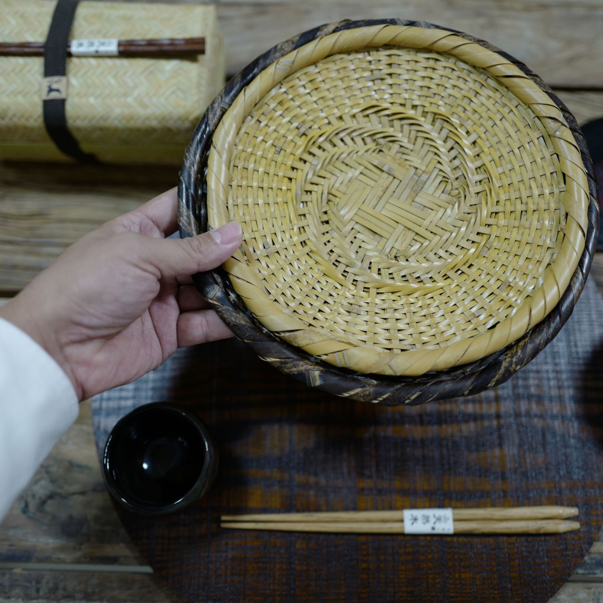 yfjy日本创意竹盘子外贸出口黄竹黑竹日料荞麦面盘乌冬面盘子批发