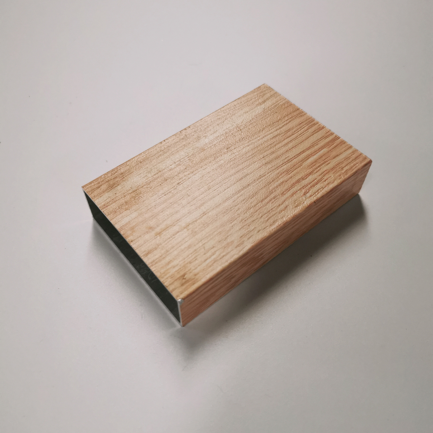 厂家定做生产铝格栅木纹铝方铝方管装饰白色方通铝合金型材