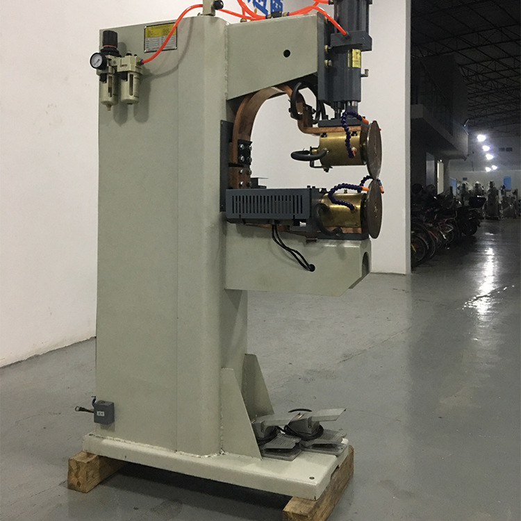 厂家批发 批发可定制 不锈钢内胆滚焊机 立式气动金属直缝滚焊机