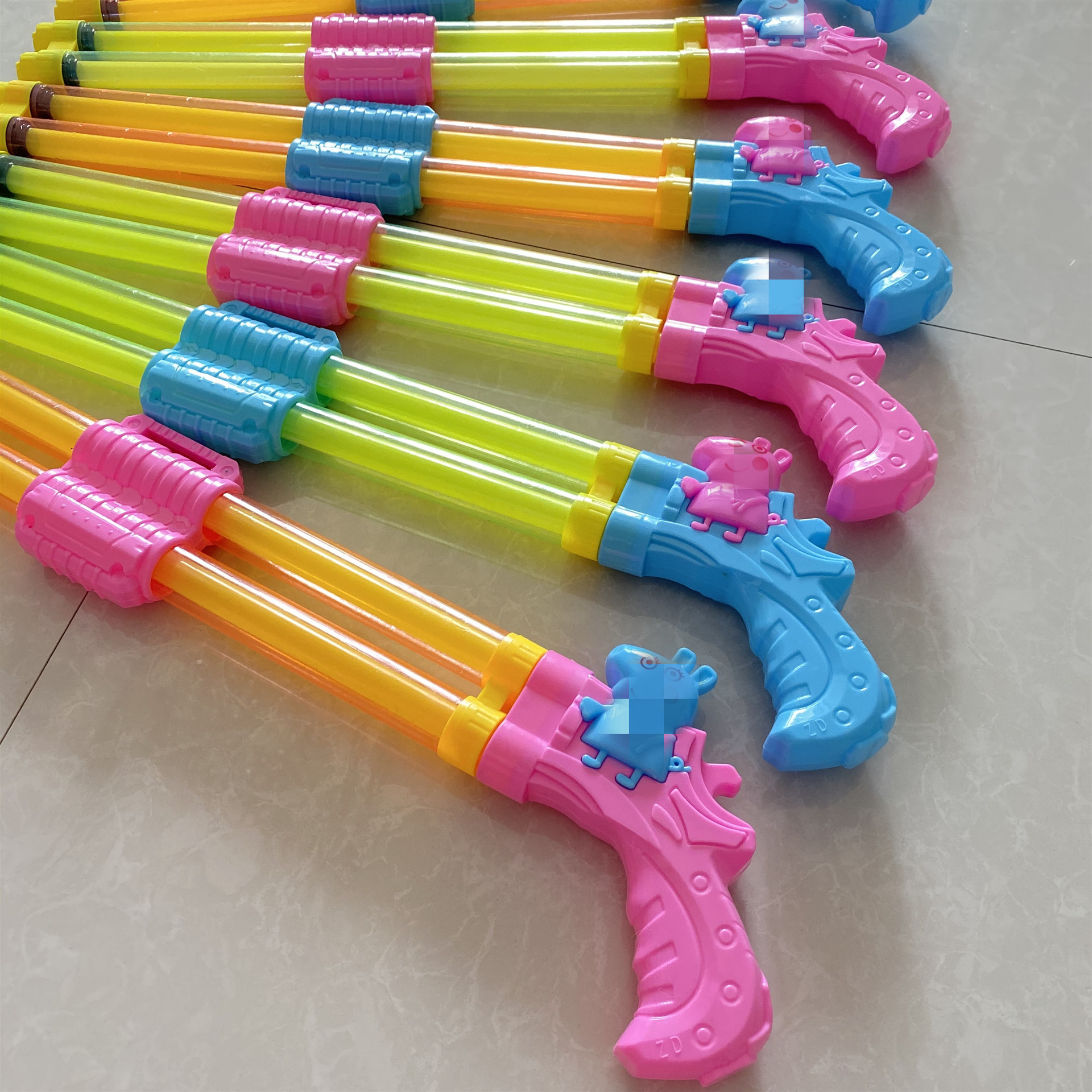 塑料小猪玩具水枪儿童 透明抽拉式水抽 夏沙滩漂流用品