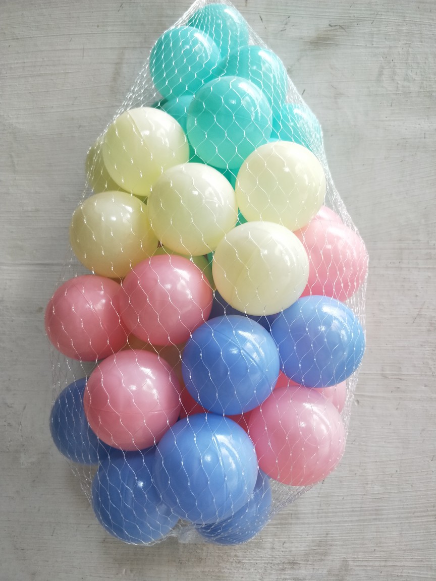 马卡龙色海洋球