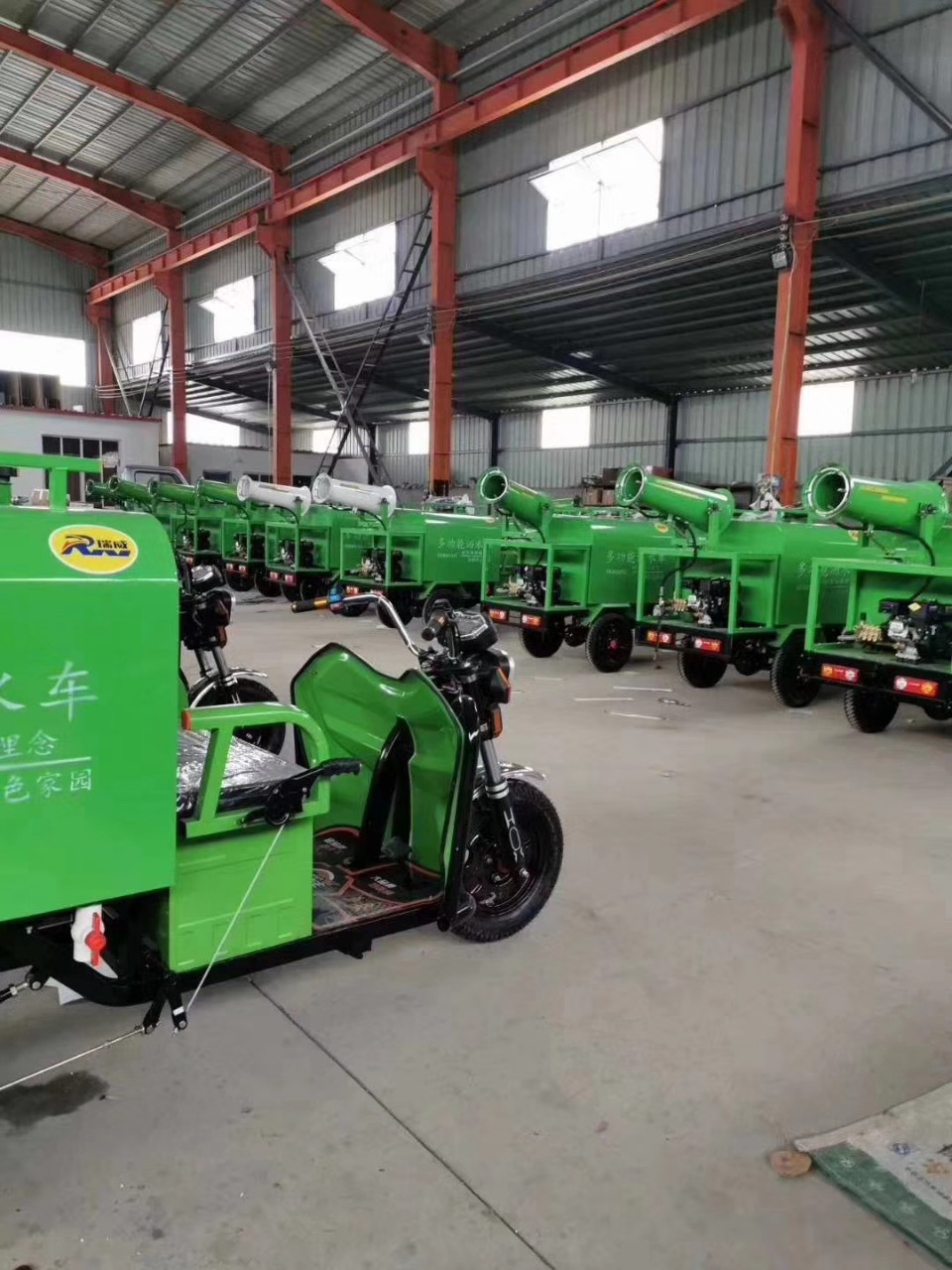 电动三轮打药车,街道防疫消毒车价格,配水罐和雾炮