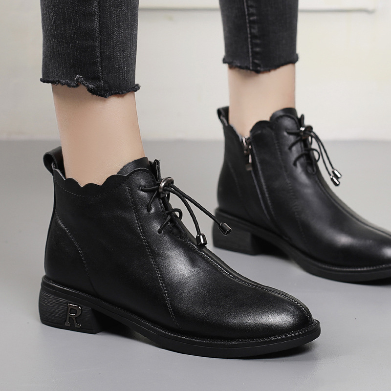 真皮黑色马丁靴女2020秋冬款休闲加绒保暖低跟软底女靴大码裸靴子