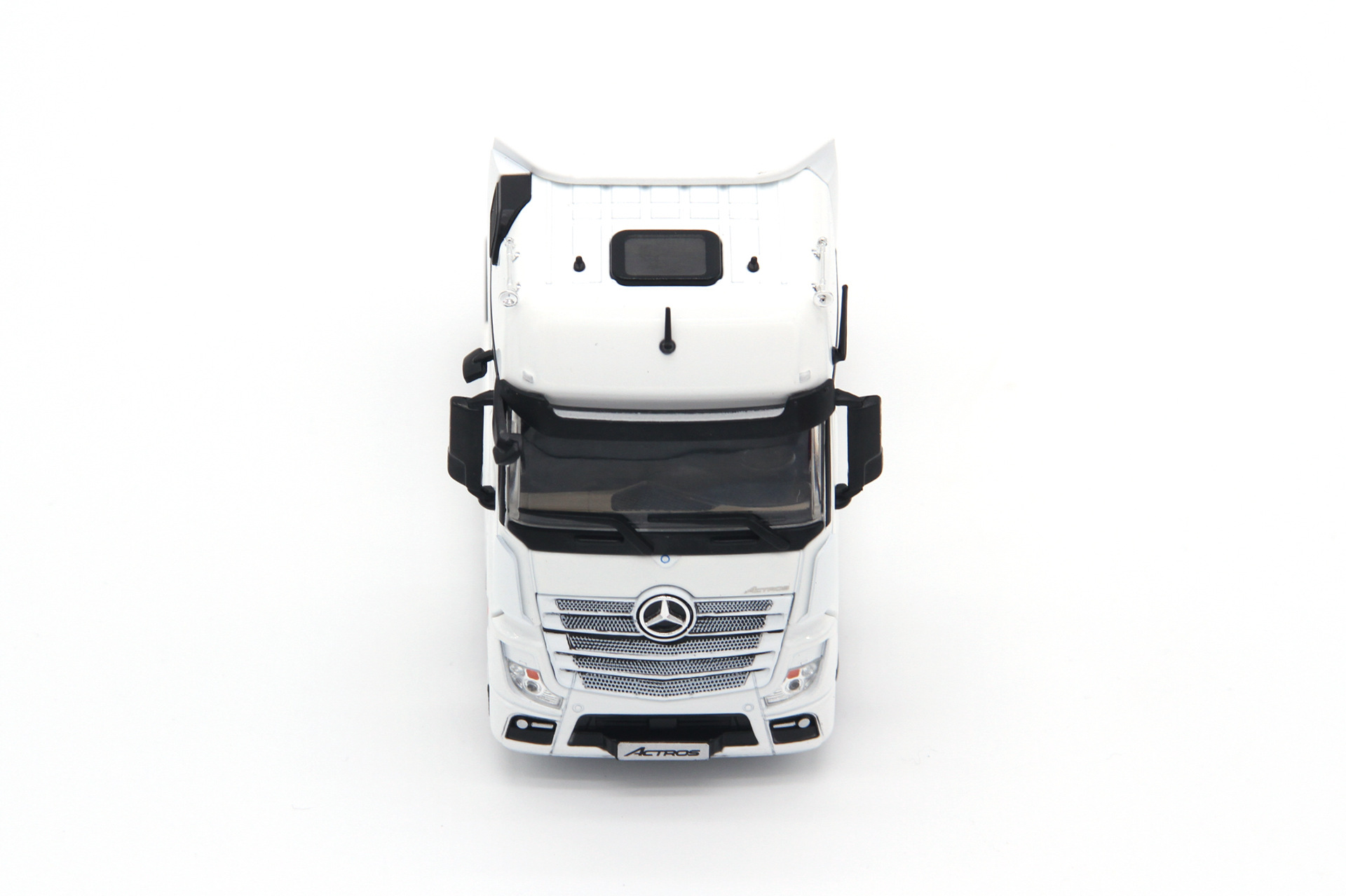 1-50 奔驰纯白货柜车奔驰车头 卡车 拖车 新款奔驰牵引车头模型