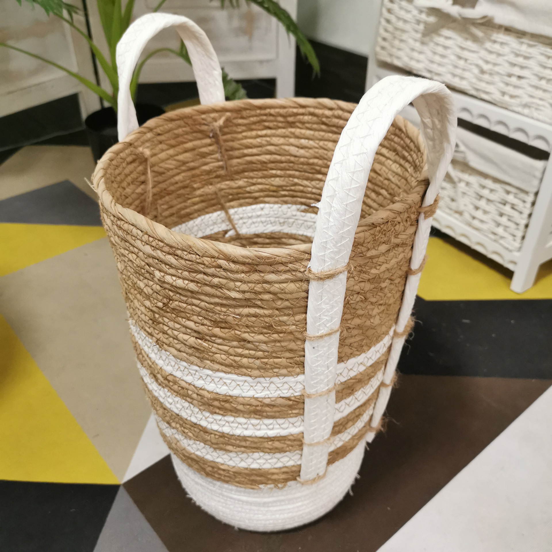 厂家供应新款蒲草编织收纳筐 家居实用收纳筐 大容量编织筐