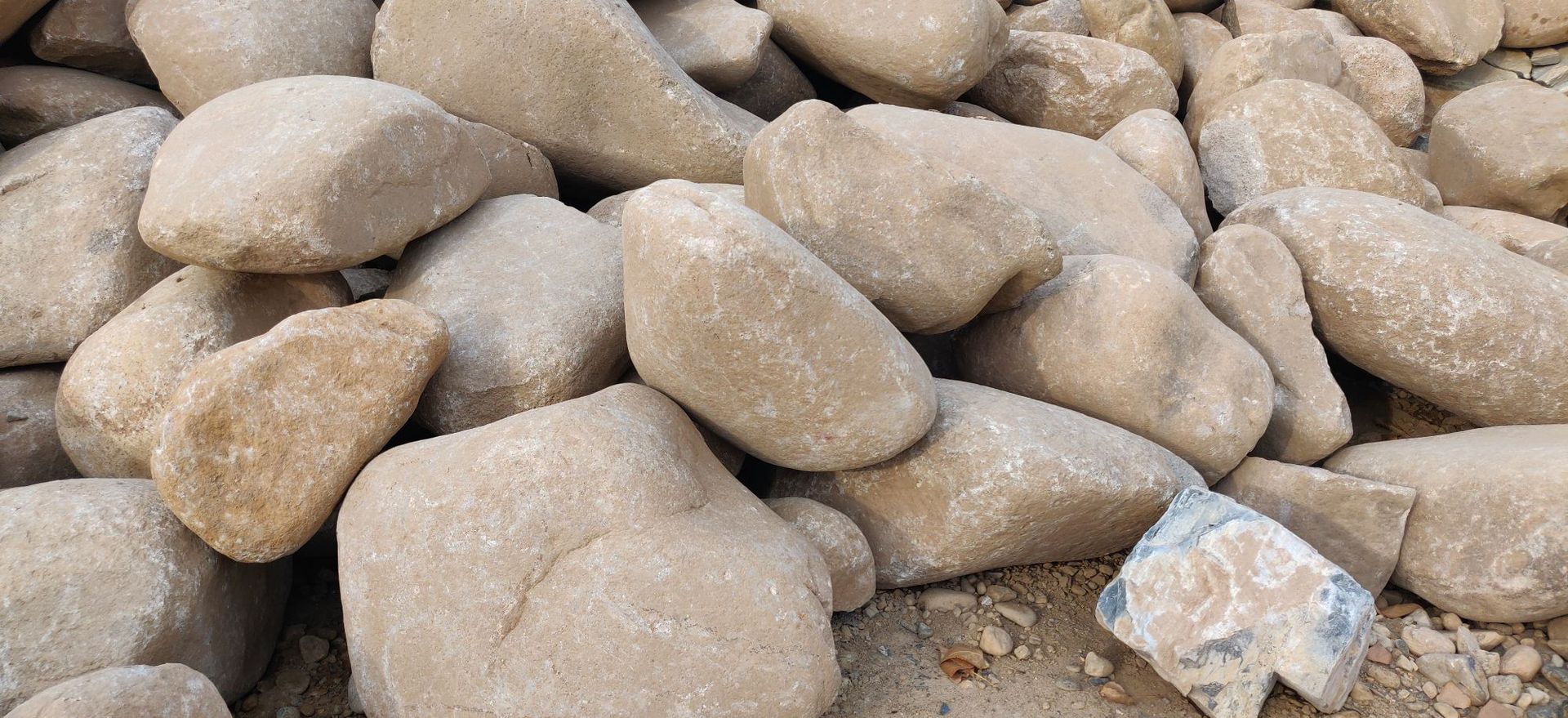 河卵石 公园风景石 河岸湖边风景石 雄安新区用 造景石头庭院装饰