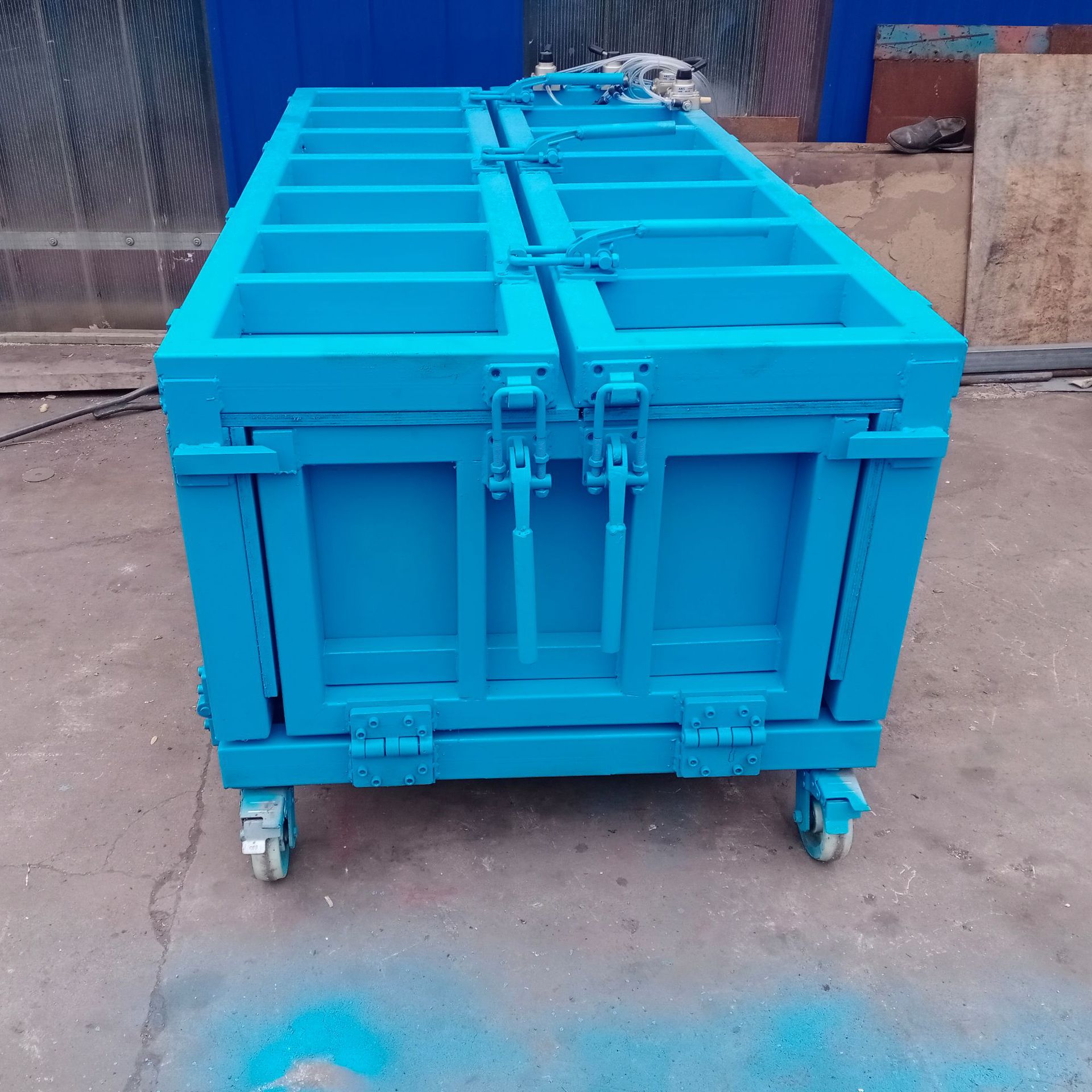 青岛厂家生产供应发泡成型模 冰柜发泡模具来图定做 价格优惠