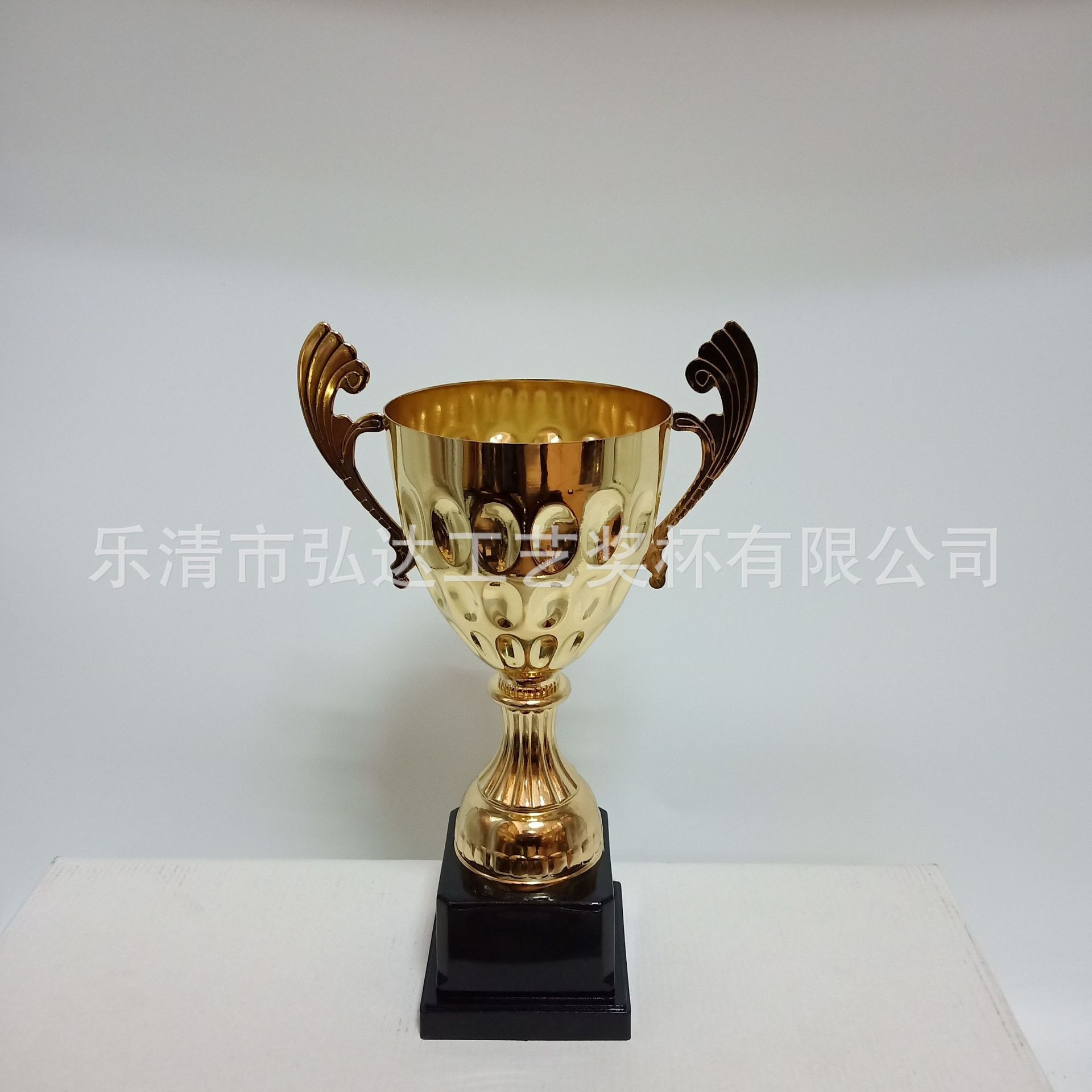 Customized Trophy Football Basketball MVP Track and Field Games Competition Trophy Meeting Recognition Staff Medal Crafts