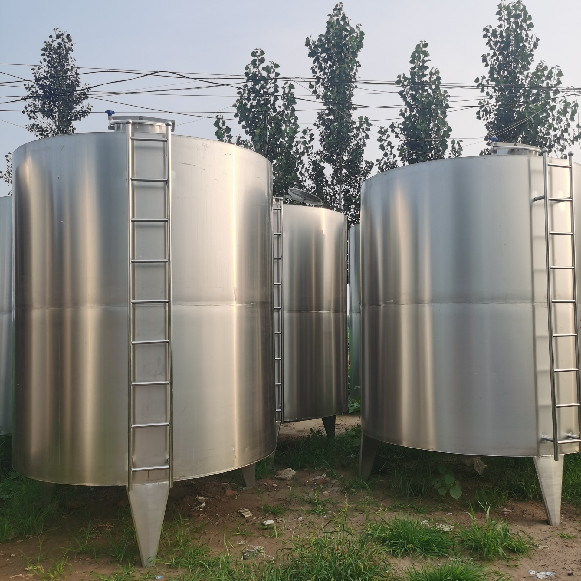 转让304白钢搅拌罐 5吨大型液体搅拌罐 5吨立式不锈钢储罐