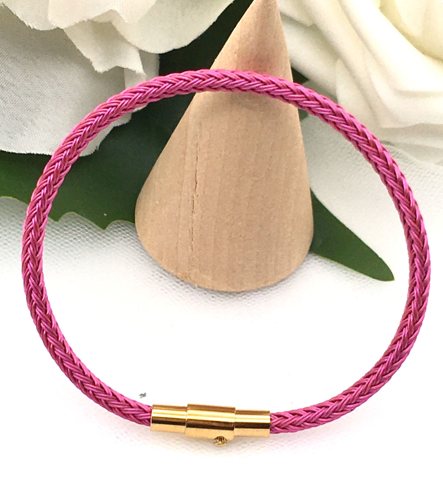 新款钢丝绳手链女不锈钢磁力扣个性简约款绳粗3mm编织红绳手串