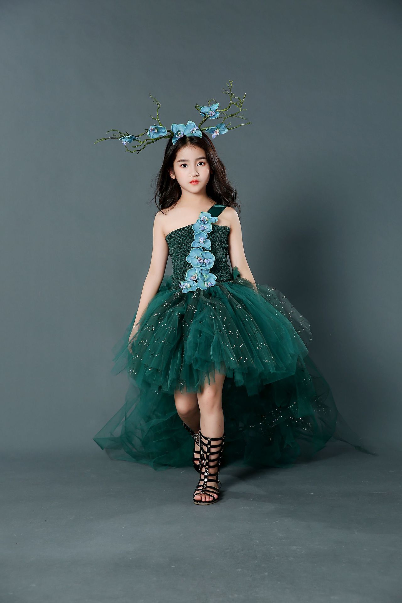 女童墨绿色礼服蓬蓬裙精灵森林系儿童摄影比赛万圣节服装模特走秀