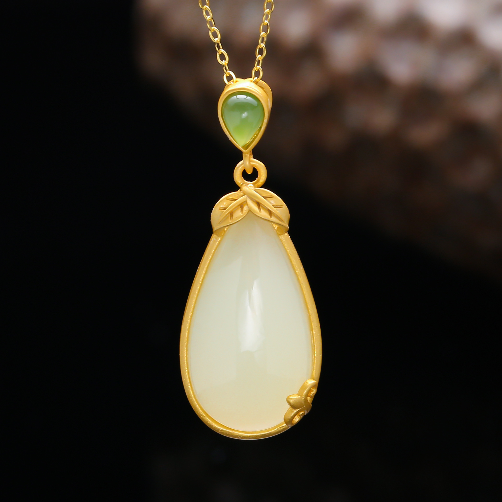 金镶玉吊坠 足金镶天然和田玉白玉坠 古法金复古镶和田玉水滴挂坠