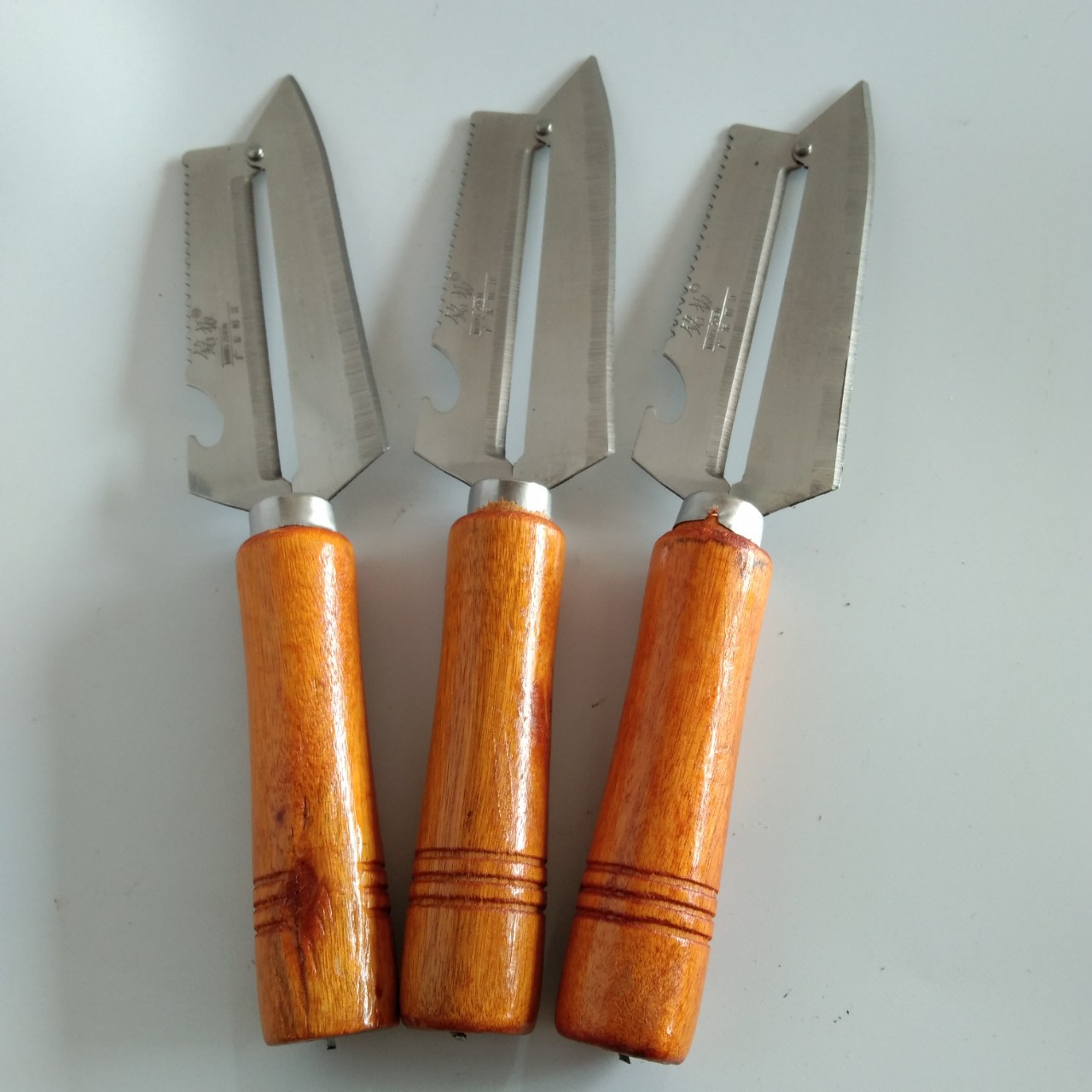 不锈钢木柄削皮刀 去皮瓜果刨刀 厨房小工具苹果削皮器