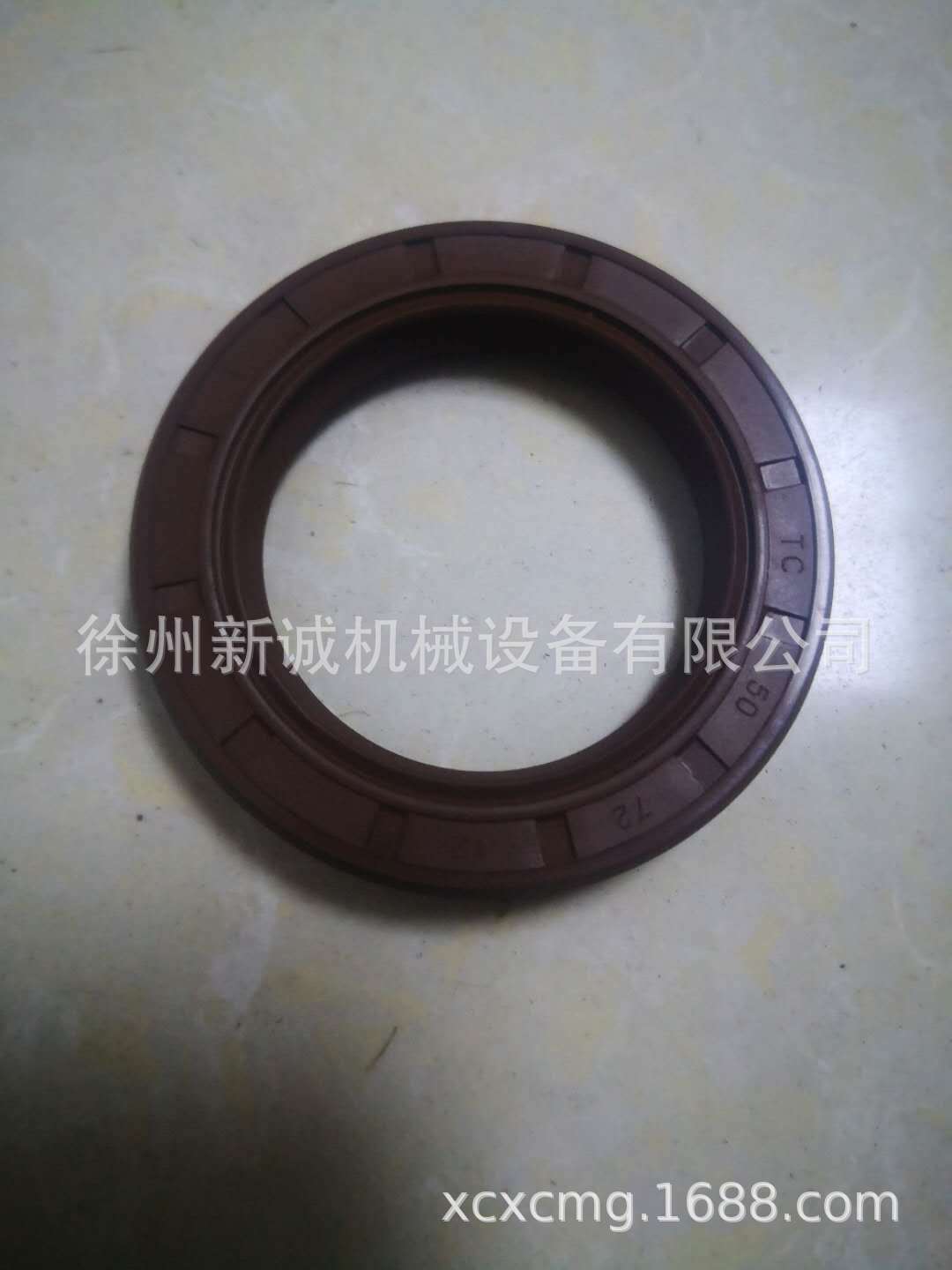 徐工铲车配件zl50g sc11cb220g2b1(c6121)发动机风扇轴头骨架油封