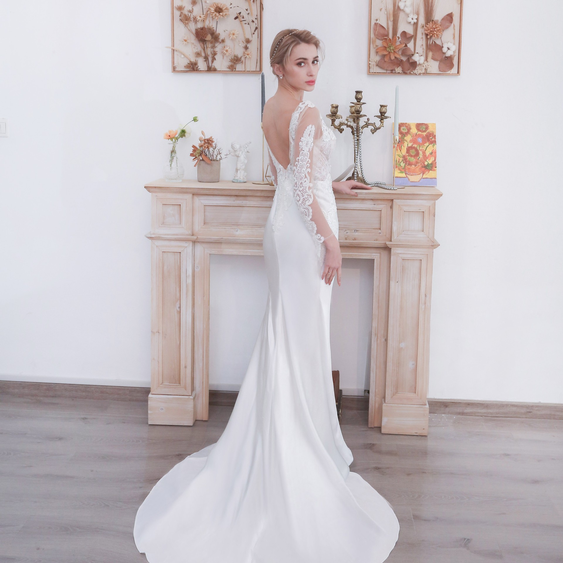 新款欧美白色缎面轻婚纱跨境刺绣礼服露背长袖大摆高端气质礼服