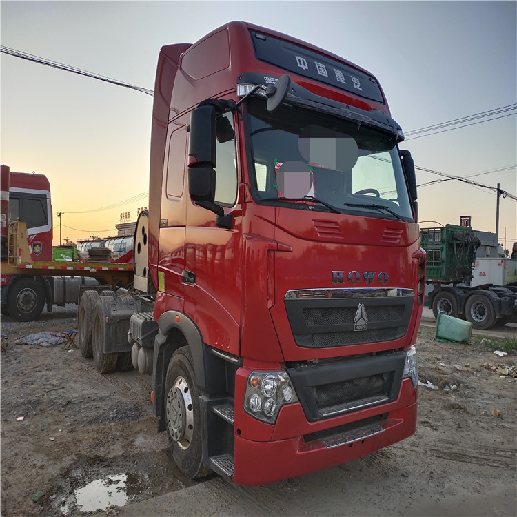 出售二手牵引车头豪沃t7540马力国五排放双驱轻体德国曼发动机