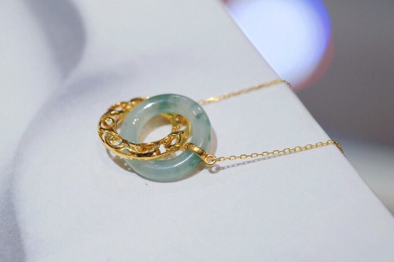 18k金镶翡翠项链纯au750环环相扣吊坠18k金项链 k金颈饰送礼