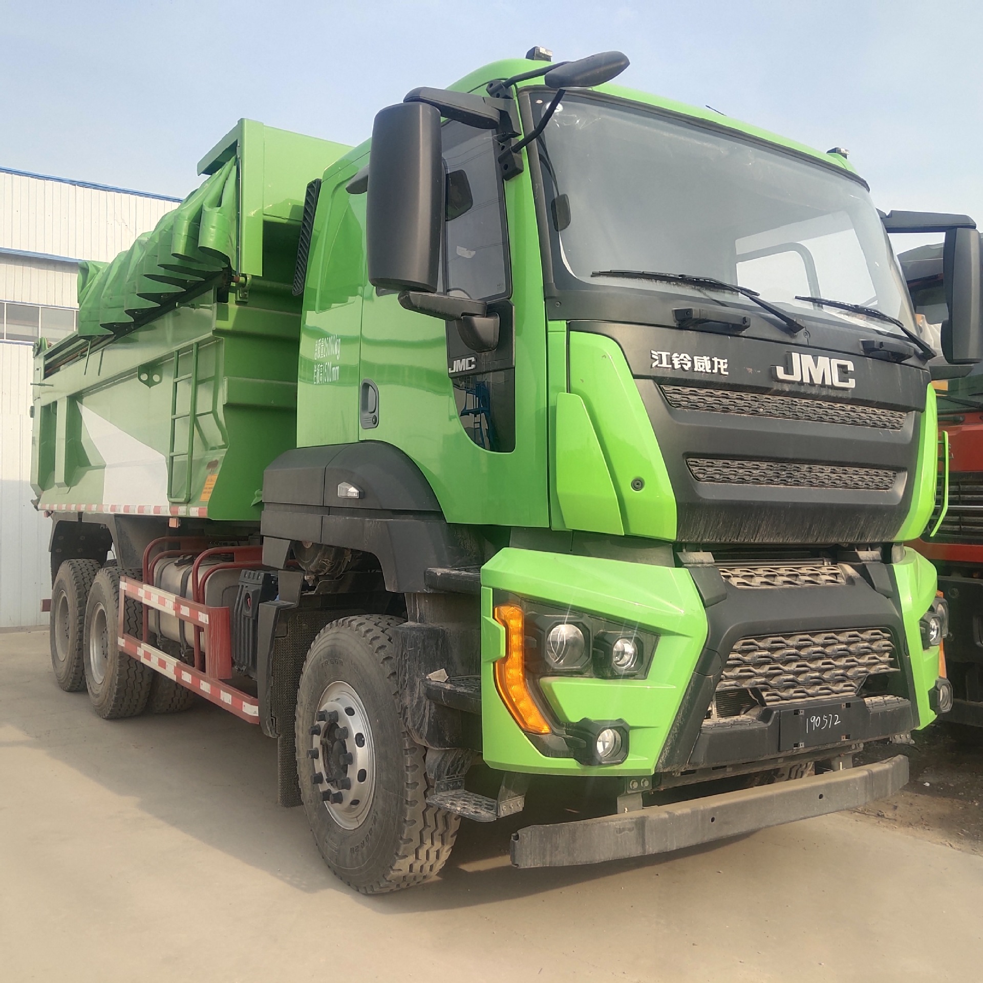 山西二手后八轮自卸车 双桥渣土工程翻斗车 二手绿皮渣土车5米8